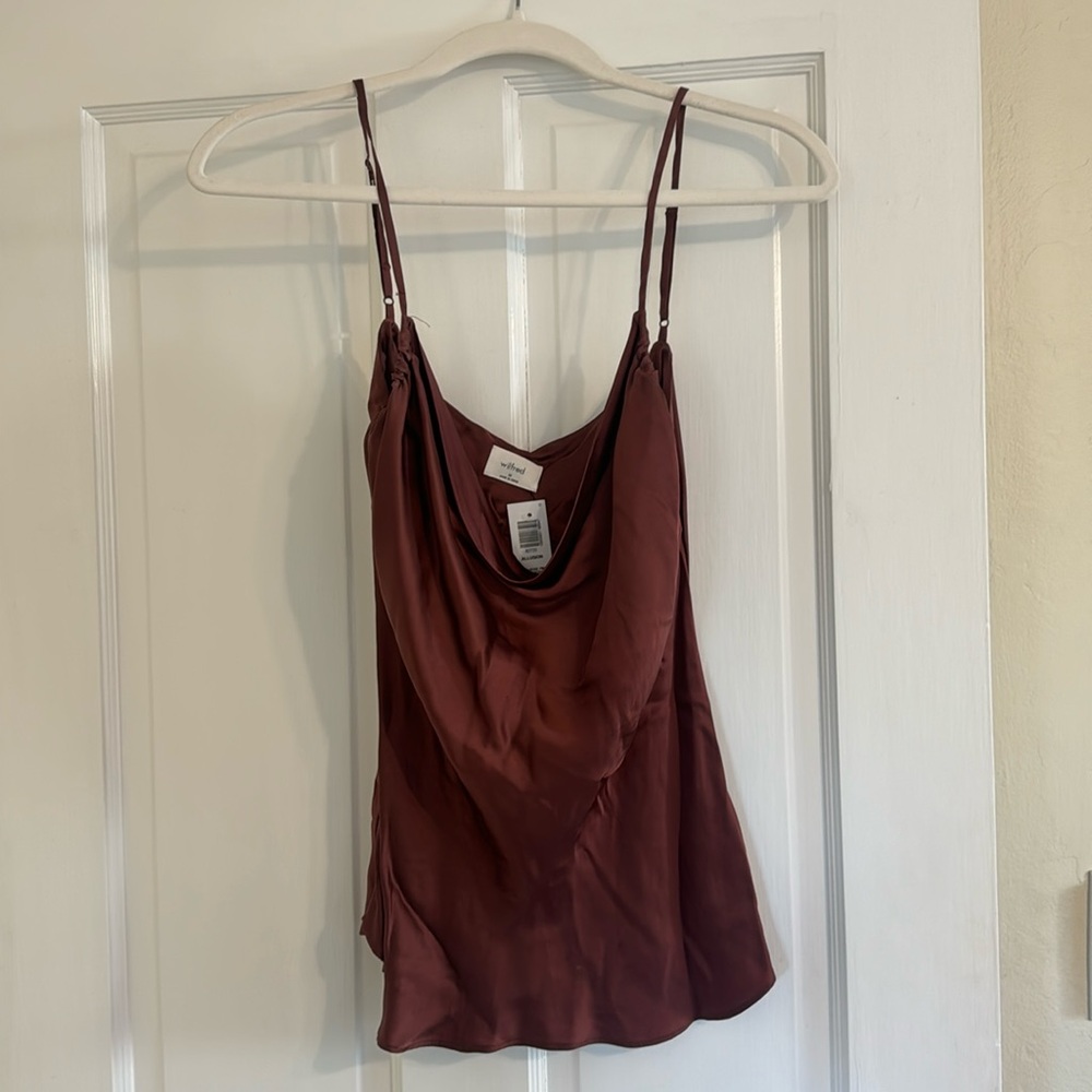 Aritzia top. Wilfred Allusion Satin Camisole. Size Medium.
